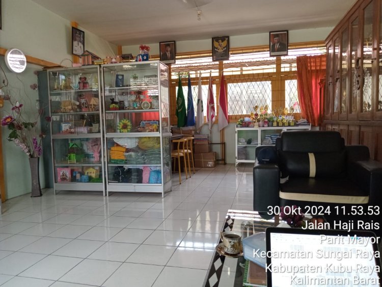 PERTANGGUNGJAWABAN PENGGUNAAN DANA  BOS UNTUK PEMBELIAN ATK DIDUGA FIKTIF